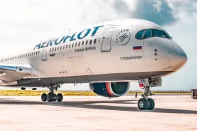 Aeroflot Uçağı Bakü’ye Acil İniş Yaptı