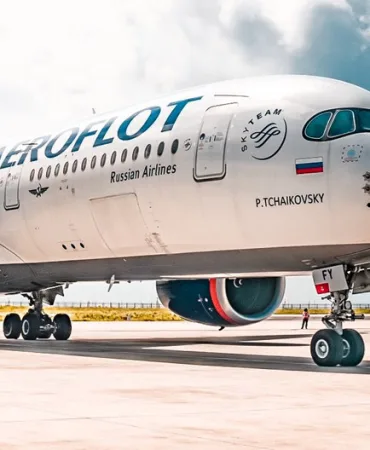 Aeroflot Uçağı Bakü’ye Acil İniş Yaptı