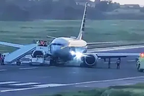 American Airlines B737-8 MAX'in sol ana iniş takımlarındaki iki lastik birden parçalandı