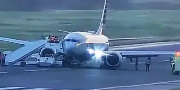 American Airlines B737-8 MAX'in sol ana iniş takımlarındaki iki lastik birden parçalandı