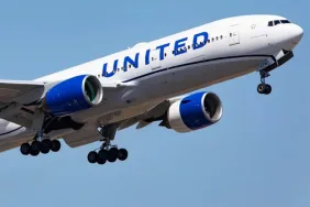 Boeing 777-200ER Uçuş Sırasında Motorlarından Birini Kaybetti