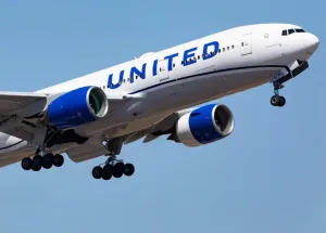 Boeing 777-200ER Uçuş Sırasında Motorlarından Birini Kaybetti