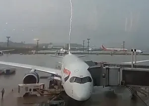 British-Airways-Plane-Struck-by-Lightning