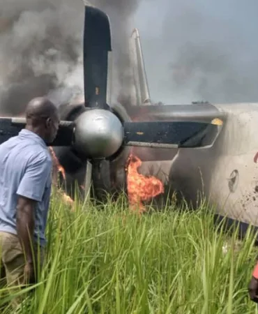 Kongo’da Kargo Uçağı Kazası: Antonov An-26 Pisti Aştı, Motor Yandı!