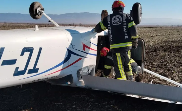 Denizli’de ER-AH Eğitim Uçağı Sert İniş Yaptı! Pilot Yaralı Olarak Kurtarıldı