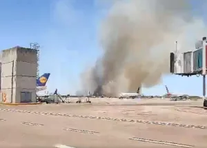 Ezeiza Havalimanı’nda Yangın Alarmı: Duman Uçuşları Felç Etti!