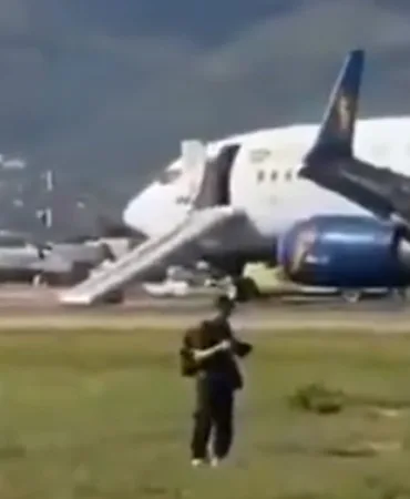 Boeing 737 NG Uçağından Alevler Yükseldi, Felaket Son Anda Önledi!