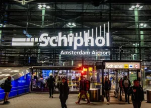 Schiphol Havalimanı’nda Gaz Sızıntısı: F İskelesi Tahliye Edildi!
