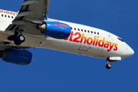 Jet2 Uçağı Havada Kriz Yaşadı: Yakıt Göstergesi Arızası Acil İnişe Yol Açtı!