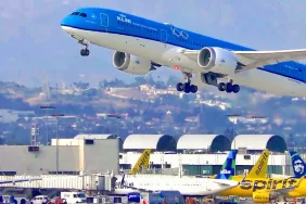 KLM ve Spirit Airlines Maliyet Azaltmak İçin İşten Çıkarmalara Başladı