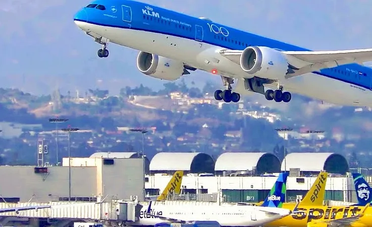 KLM ve Spirit Airlines Maliyet Azaltmak İçin İşten Çıkarmalara Başladı