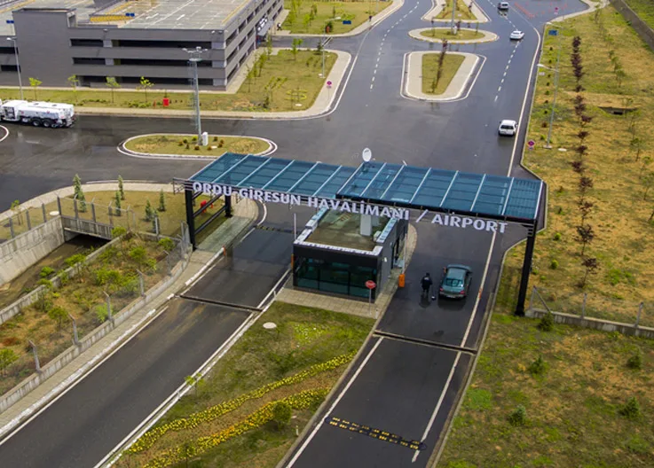 Ordu-Giresun Havalimanı’nda Gergin Anlar: Arızalı Uçak Yolcuları İsyan Ettirdi