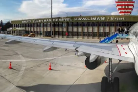 Süleyman Demirel Havalimanı’nda Yolcu Trafiği Gerilerken Kargo Taşımacılığı Zirve Yaptı 10 Havacılık Haberleri Havacılık Haberleri Süleyman Demirel Havalimanı’nda Yolcu Trafiği Gerilerken Kargo Taşımacılığı Zirve Yaptı