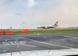 Dublin Havalimanı’nda Fırtına Kaynaklı Uçuş Aksaklıkları: 230 Uçuş İptal Edildi