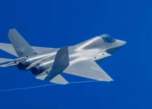 Batıya Meydan Okuyan Teknoloji: J-35 Avcı Jeti Tanıtıldı