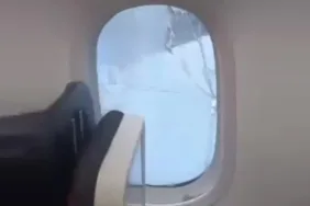 Türk Hava Yolları TK801 Seferinde Cam Krizi: Boeing 789 Uçağı Bandajla Uçuş Yaptı
