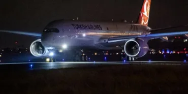 Türk Hava Yolları Uçağı Hindistan’a Zorunlu İniş Yaptı! 299 yolcu saatlerce uçak içerisinde mahsur kaldı