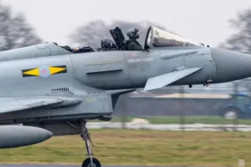 Typhoon Krizi: Kanopi Uçuşta Fırlatıldı