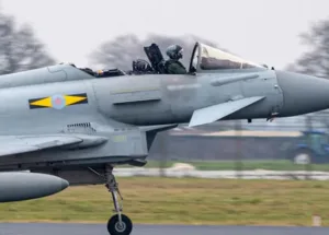 Typhoon Krizi: Kanopi Uçuşta Fırlatıldı