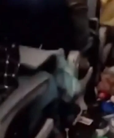 United Airlines Uçağı Acil İniş Yaptı: 6 Yaralı