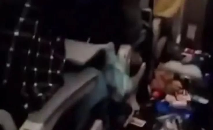 United Airlines Uçağı Acil İniş Yaptı: 6 Yaralı