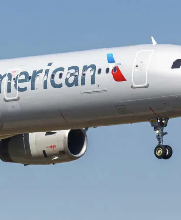 American Airlines Uçağı Motor Arızası Nedeniyle Acil İniş Yaptı!