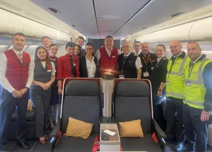 İzzet-Levi-Couldn't-Hold-Back-His-Tears-on-His-Final-Flight-Farewell-to-the-Turkish-Airlines-Family