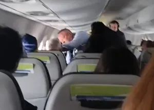 Panic-on-Alaska-Airlines-Flight!-Passenger-with-Psychosis-Causes-Chaos