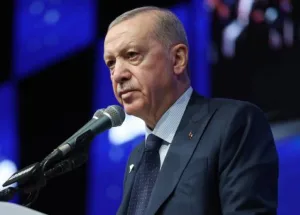 Selçuk Bayraktar ve Ahmet Bolat’a Cumhurbaşkanı Erdoğan’dan Onur Plaketi