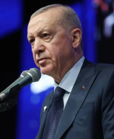 Selçuk Bayraktar ve Ahmet Bolat’a Cumhurbaşkanı Erdoğan’dan Onur Plaketi