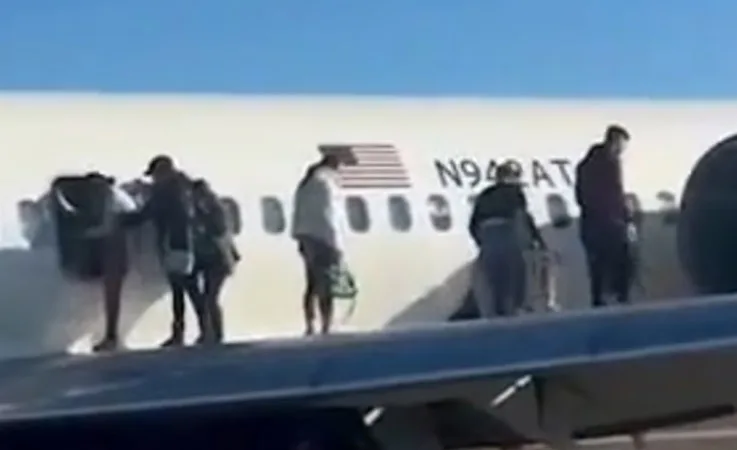 Delta Hava Yolları Uçağında Duman Alarmı: Acil Tahliye Yapıldı!