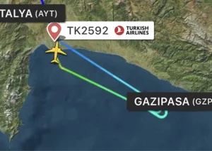 Turkish-Airlines-Plane-Changed-Route!-Emergency-landing-in-Antalya-instead-of-Gazipasa!
