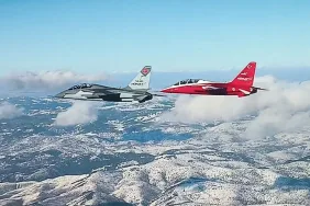 Türkiye, Havacılık Tarihine Adını Yazdı! TUSAŞ Jetleriyle Tarihi Kol Uçuşu