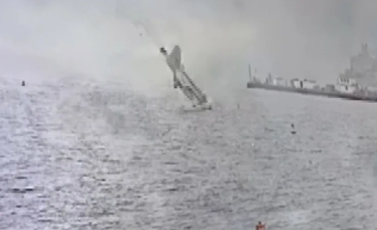 ABD Donanması Savaş Uçağı Suya Çakıldı