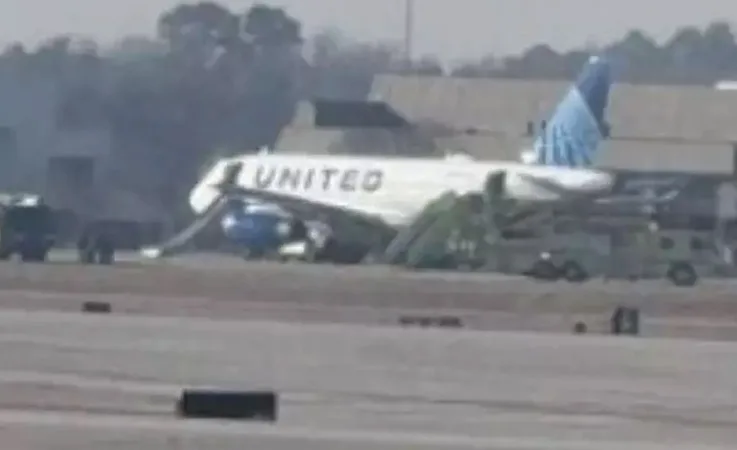 United Airlines Uçağı Kalkış Sırasında Alev Aldı!