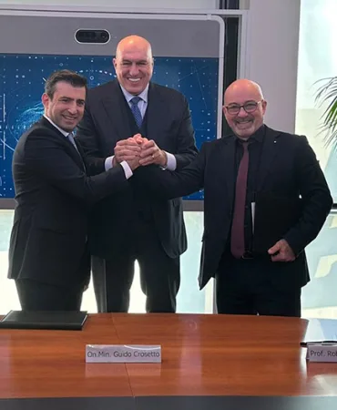 100 Milyar Dolarlık Pazara Türk-İtalyan Çıkarması! Baykar ve Leonardo Güçlerini Birleştirdi!