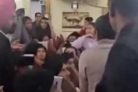 Air India Uçağında Tuvalet Arızası: 300 Yolcu Mahsur Kaldı