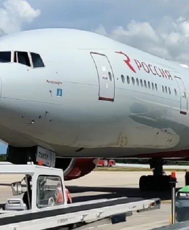 Rus Uçakları Arızalarla Boğuşuyor, 400 Rus Turist Küba’da Mahsur Kaldı!