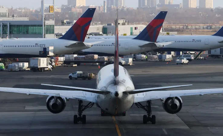 JFK Havalimanı’ndan İsrail’e 14 Ton Patlayıcı Gönderildi: Yolcu Güvenliği Tehlikede mi?