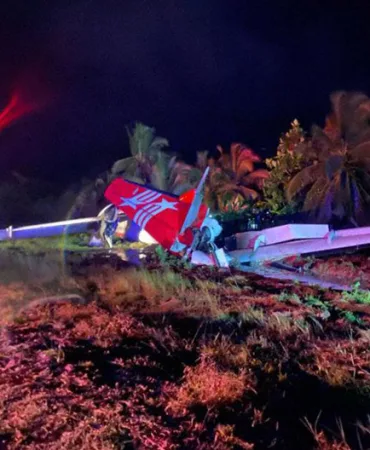 Air-Panama-Aircraft-Veers-Off-Runway!-Fokker-50-Damaged,-All-38-On-Board-Survive