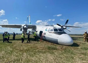 An-24-Uçağının-Ön-İniş-Takımı-Çöktü,-Uçak-Pistten-Çıktı