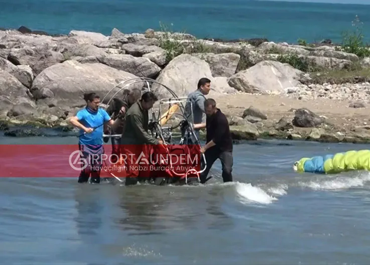 Giresun’da 19 Mayıs Etkinliğinde Paramotor Kazası: Pilot Yüksel Değer Denize Düştü
