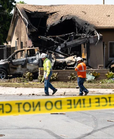 San Diego'da Özel Jet Kazası: Yoğun Sis ve Alevler Arasında Tahliyeler Başladı