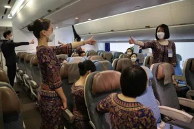Singapore Airlines'tan Rekor Kar, Personeline 7,5 Aylık Maaş İkramiyesi!