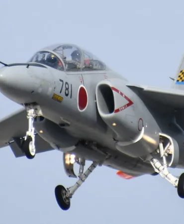 Japonya'da T-4 Eğitim Uçağı Düştü: İki Pilot Hayatını Kaybetti