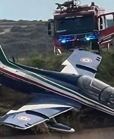 Frecce Tricolori'nin Pantelleria Hava Gösterisinde Üç Jet Çarpıştı
