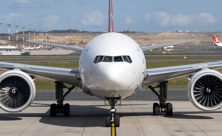 Türbülans mı İnsan Hatası mı? THY Uçağındaki Tehlikeli Alçalmanın Perde Arkası