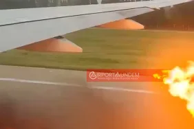 United Airlines Uçağında Korku Dolu Anlar: Motor Alev Topuna Döndü