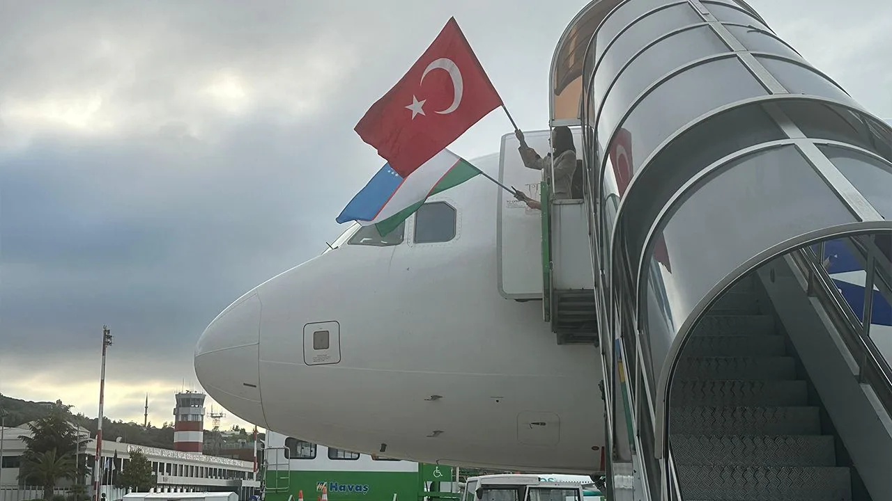 Trabzon Havalimanı’nda İlk Taşkent Seferi Törenle Karşılandı