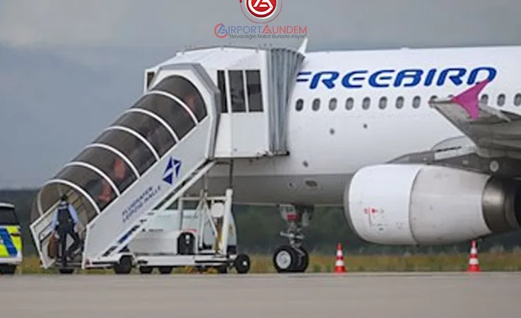 Almanya, Iraklıları Freebird Uçağıyla Zorla Sınır Dışı Etti!